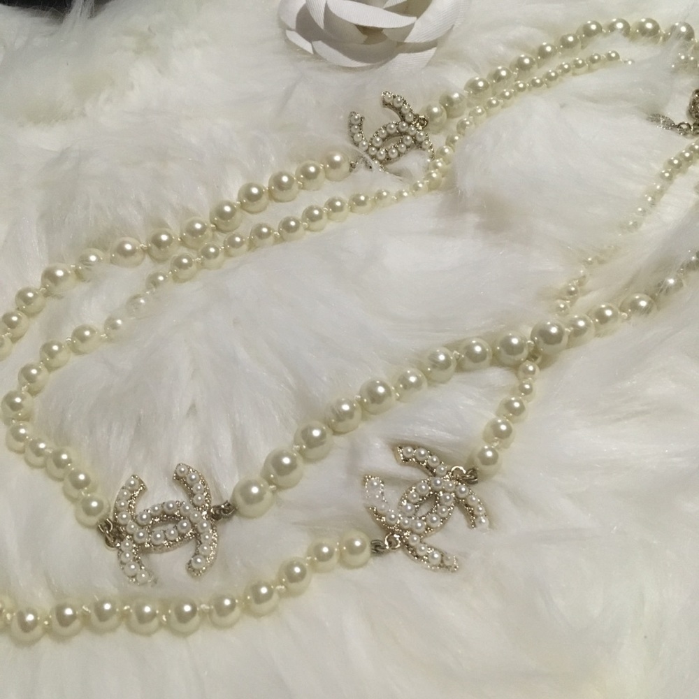 Chanel long pearl necklace
